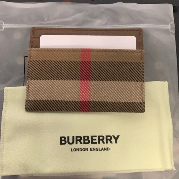Burberry Card Holder NWT - Picture 1 of 3